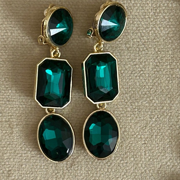 Elegant Green and Gold Jewelry Set - Necklace & Dressy Earrings - Picture 3 of 8